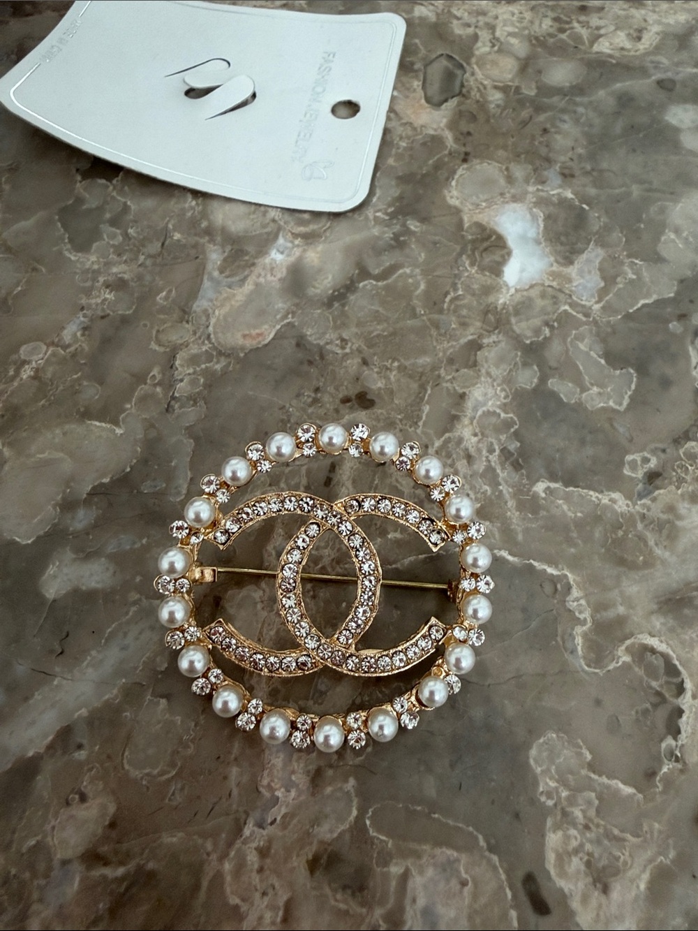 Fashion Jewelry Gold Pearl & Crystal Interlocking Circle Brooch